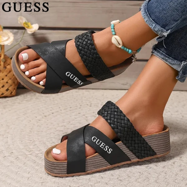 ᏀUᎬᏚᏚ – Sandalen