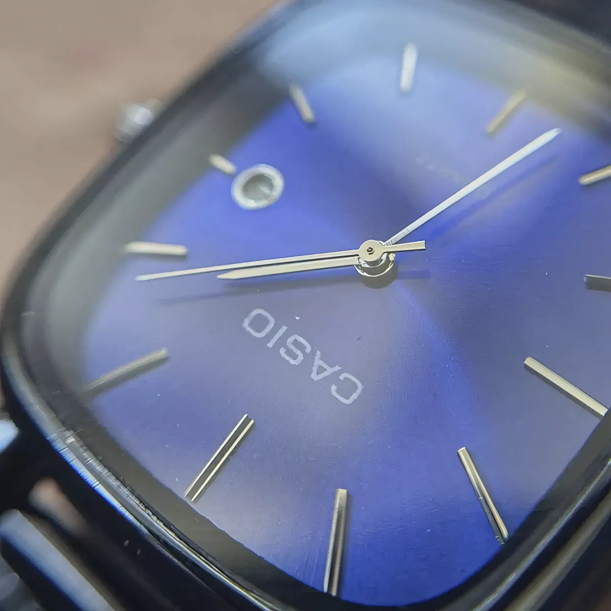 C A S I O Luxuriöse 36mm Uhr