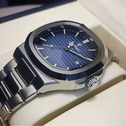 Nautilus Deluxe Uhr
